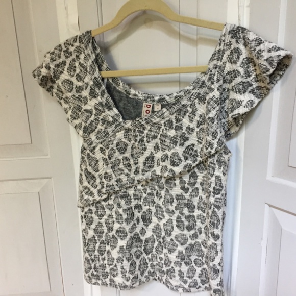 Dolan Left Coast Collection Gray Leopard Print Top - Picture 7 of 14